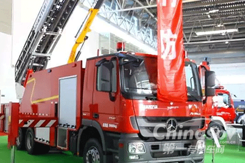 山推撫起消防車驚艷BICES2015