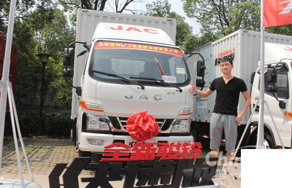 杜治文和他的駿鈴V3快遞版