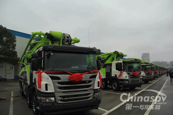 中聯(lián)重科產(chǎn)品推廣會(huì)斬獲1.6億大單