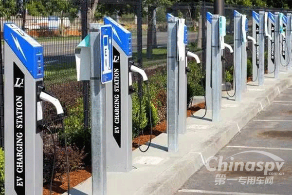 兩會熱議的新能源汽車充電設(shè)施