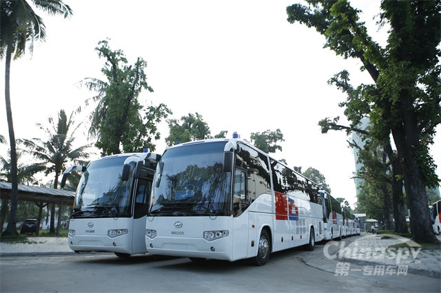 首批20輛海格援柬流動(dòng)診所醫(yī)療車