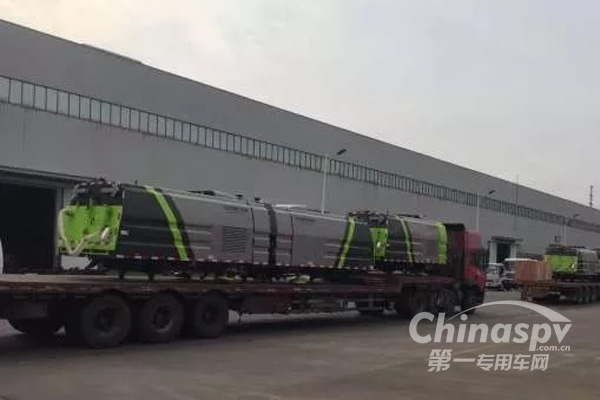 中聯(lián)環(huán)境掃路車發(fā)往巴基斯坦