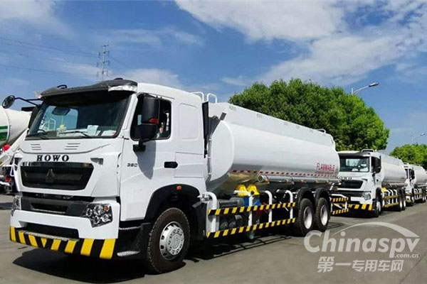 中集凌宇20臺(tái)油罐車(chē)出口東南亞