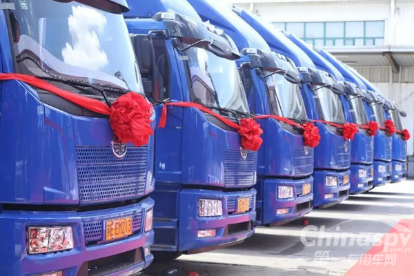 一汽解放×德邦快遞：800輛J6L大方量載貨車交付