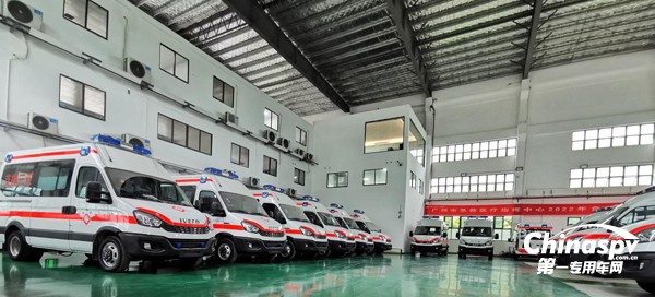 南京依維柯歐勝負(fù)壓監(jiān)護型救護車