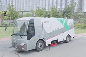 引領(lǐng)行業(yè)新風潮，勁旅環(huán)境把洗掃車造成了大巴