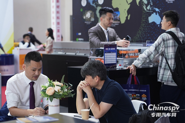 亮劍BICES 2025—微宏快充助力工程機(jī)械裝備綠色升級(jí)