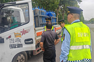 無資質(zhì)人員擅自從事危貨運(yùn)輸，被罰！