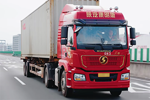 港口集裝箱運輸“效率標(biāo)桿”，陜汽龍騏+康明斯發(fā)動機自帶加速創(chuàng)富節(jié)奏！