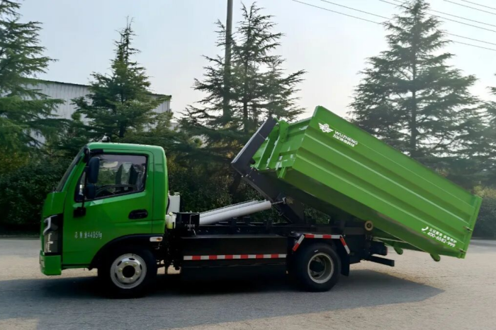 C證可開(kāi)，200公里續(xù)航：五征純電動(dòng)車(chē)廂可卸式垃圾車(chē)如何解決環(huán)衛(wèi)運(yùn)營(yíng)痛點(diǎn)？