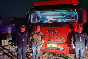 湖南查獲一非法運(yùn)輸煙花爆竹貨車(chē)面臨罰款+拘留