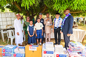 玉柴向尼日利亞小學(xué)捐贈(zèng)教學(xué)物資