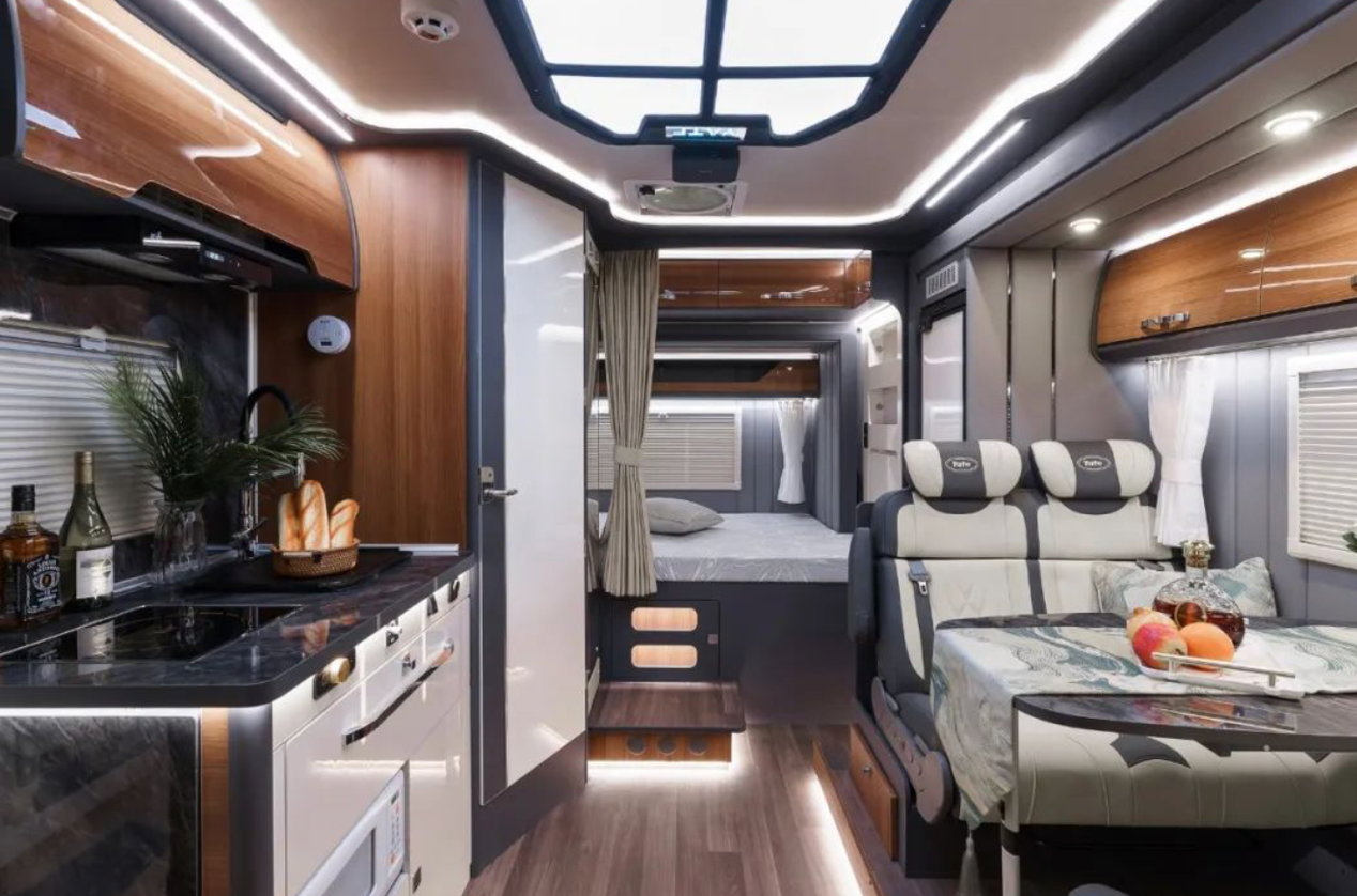 亞特多款車型參展第十三屆中國旅游產業(yè)博覽會