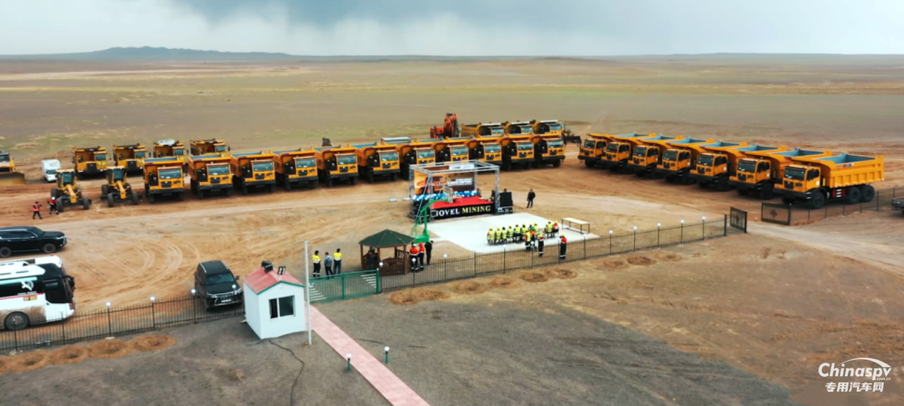 首批交付！20余臺徐工礦卡進駐蒙古國大型礦區(qū)