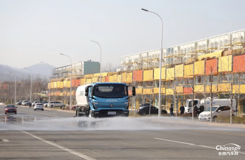 綠化噴灑車中的王牌 五征環(huán)保科技15方綠化噴灑車！