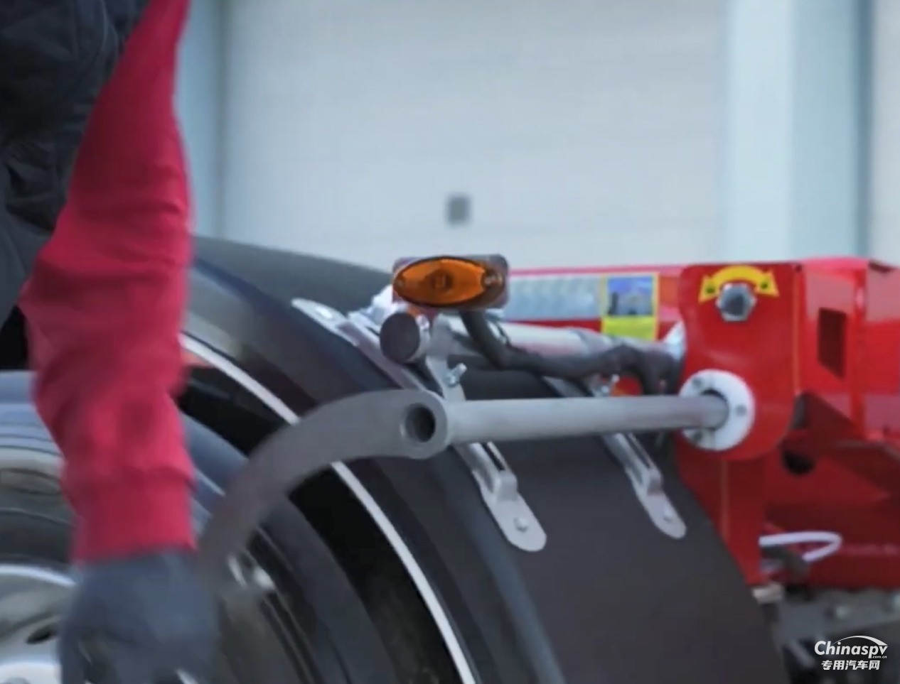 Kassbohrer創(chuàng)新之作：輕松應(yīng)對各種集裝箱挑戰(zhàn)的掛車