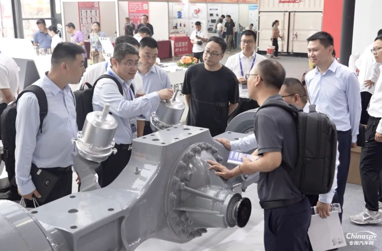 這陣容絕了！漢德車橋亮相第四屆國際工程機械展！