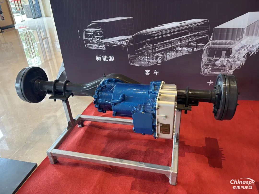 漢德車橋重磅亮相2025重慶智造峰會！定義可靠、高效、綠色新標桿！