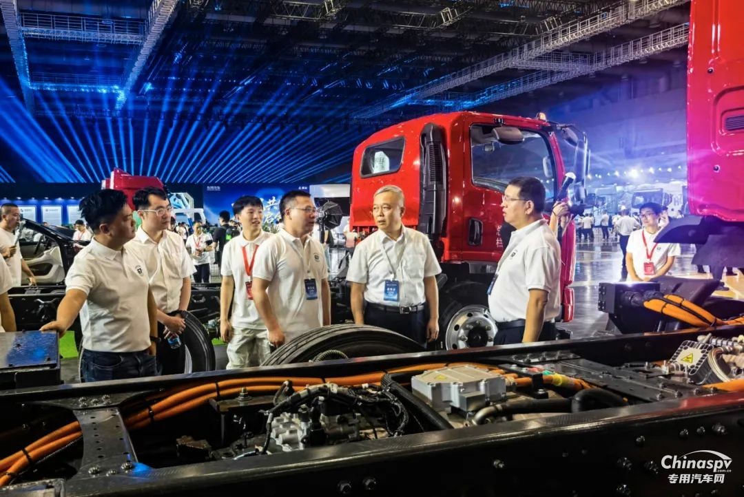 “乘風(fēng)共熠 翼啟全球” 玉柴助力東風(fēng)柳汽揚(yáng)帆出海