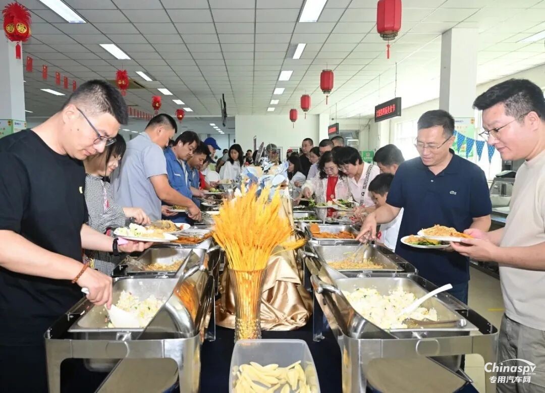 聚愛(ài)，向上！ 解放動(dòng)力大柴工廠(chǎng)第四屆員工家庭日活動(dòng)暖心綻放