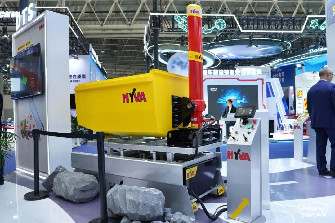 以遠(yuǎn)見赴新程！海沃煥新2025武漢商用車展