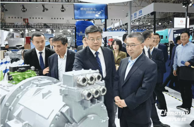 法士特攜多款新品亮相中國國際商用車展