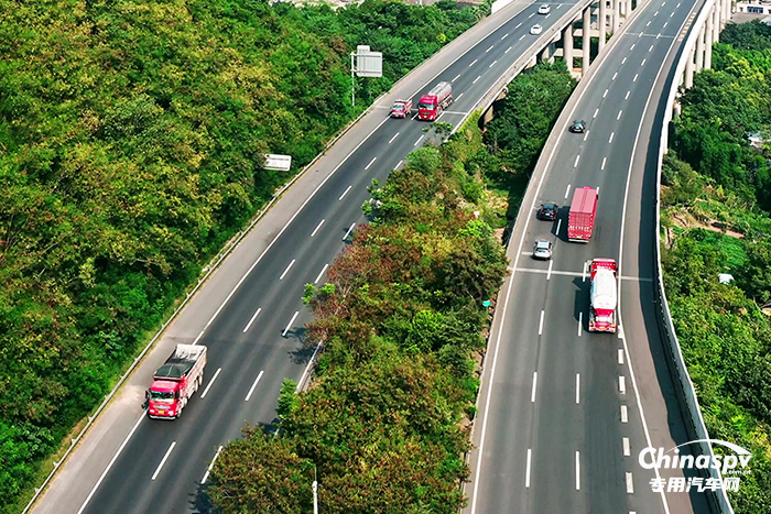 2025年12月9日，京東快遞杭州蕭山國際機場門店正式揭牌運營。