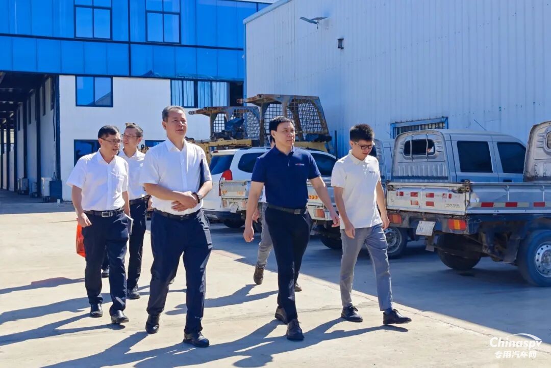 玉柴集團(tuán)李漢陽率隊走訪柬埔寨市場