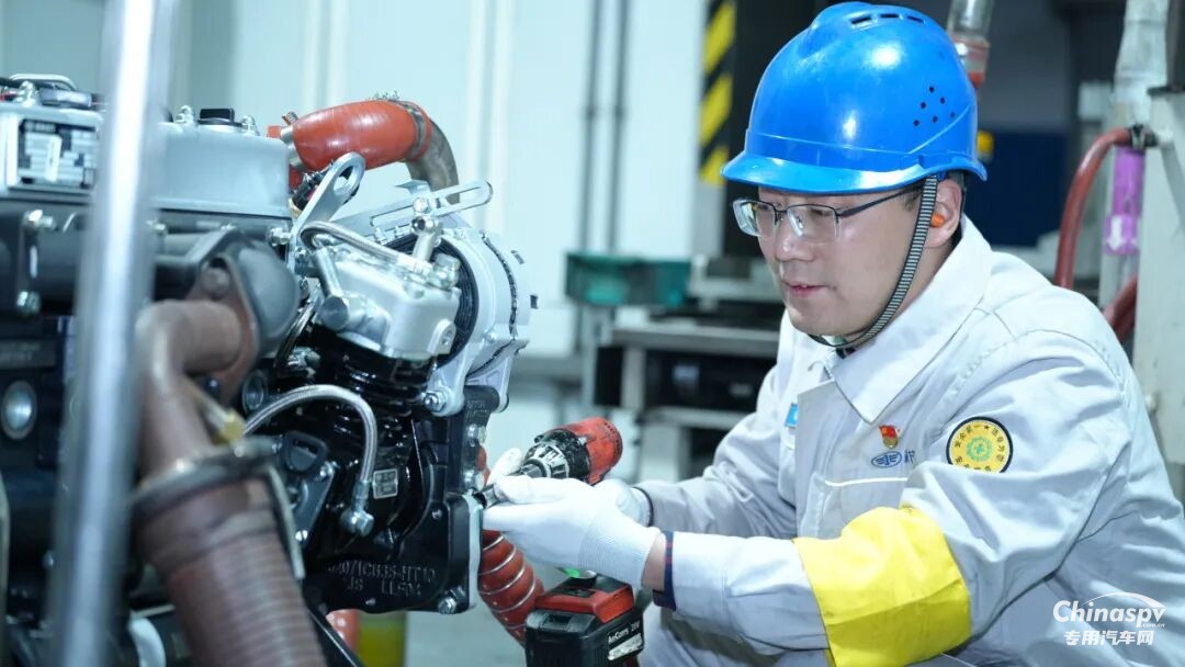 解放動(dòng)力謝子奇：一線淬初心 雙線寫擔(dān)當(dāng)