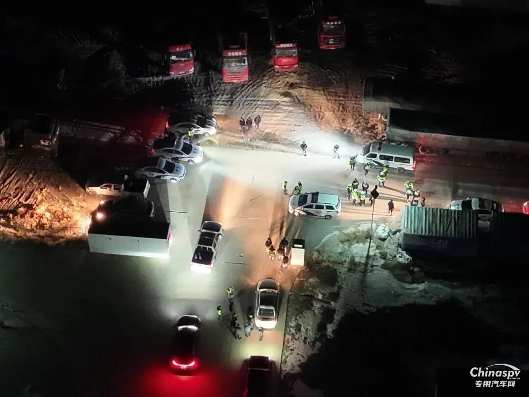 內(nèi)蒙古端掉一非法存儲轉(zhuǎn)運危化品窩點