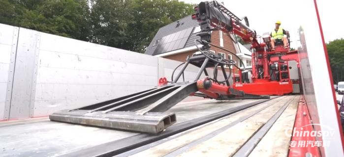 今日國(guó)外專用車推薦-歐洲獨(dú)特的滑動(dòng)隨車起重機(jī)