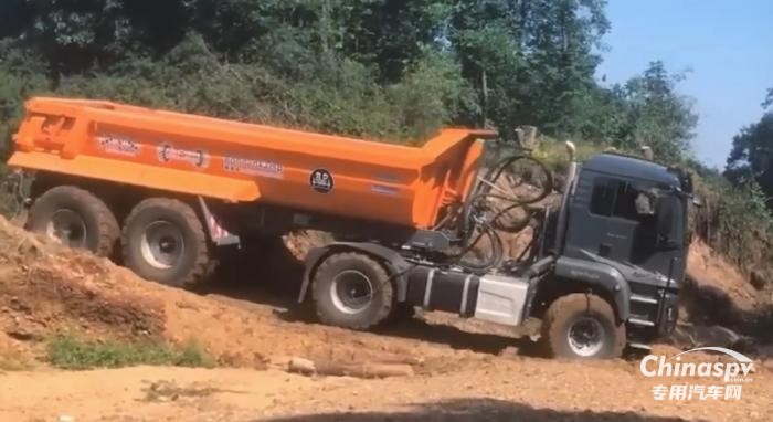 今日國(guó)外專用車推薦-德國(guó)的獨(dú)具特色的越野自卸半掛車