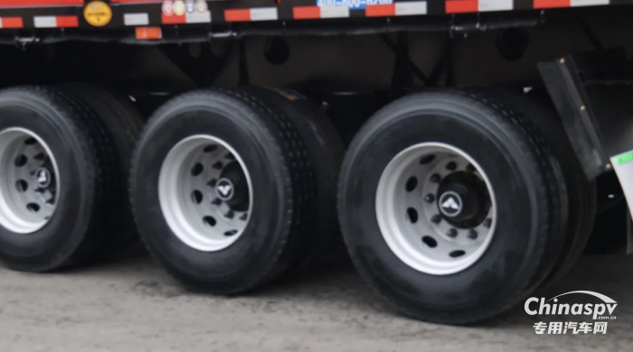 自重僅4.？噸！首達(dá)超輕拉煤車(chē)亮相了