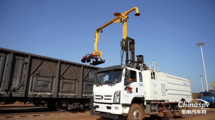 五征環(huán)保科技火車廂清掃車，火車貨廂余料清掃不用愁！