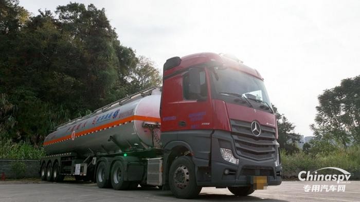 從試一試到批量采購 奔馳卡車何以得到標(biāo)桿危運企業(yè)認可