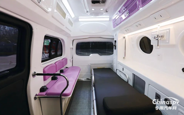 宇通奔馳威霆救護(hù)車(chē)，專(zhuān)業(yè)高效為生命護(hù)航！