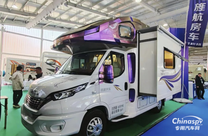 逛龍年首場(chǎng)房車展，選品質(zhì)高端進(jìn)口依維柯底盤房車
