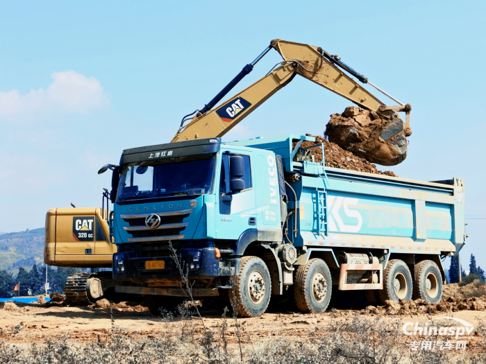 上汽紅巖“工程之王”助力漩門(mén)灣拓浚擴(kuò)排 高效可靠深耕基建工程